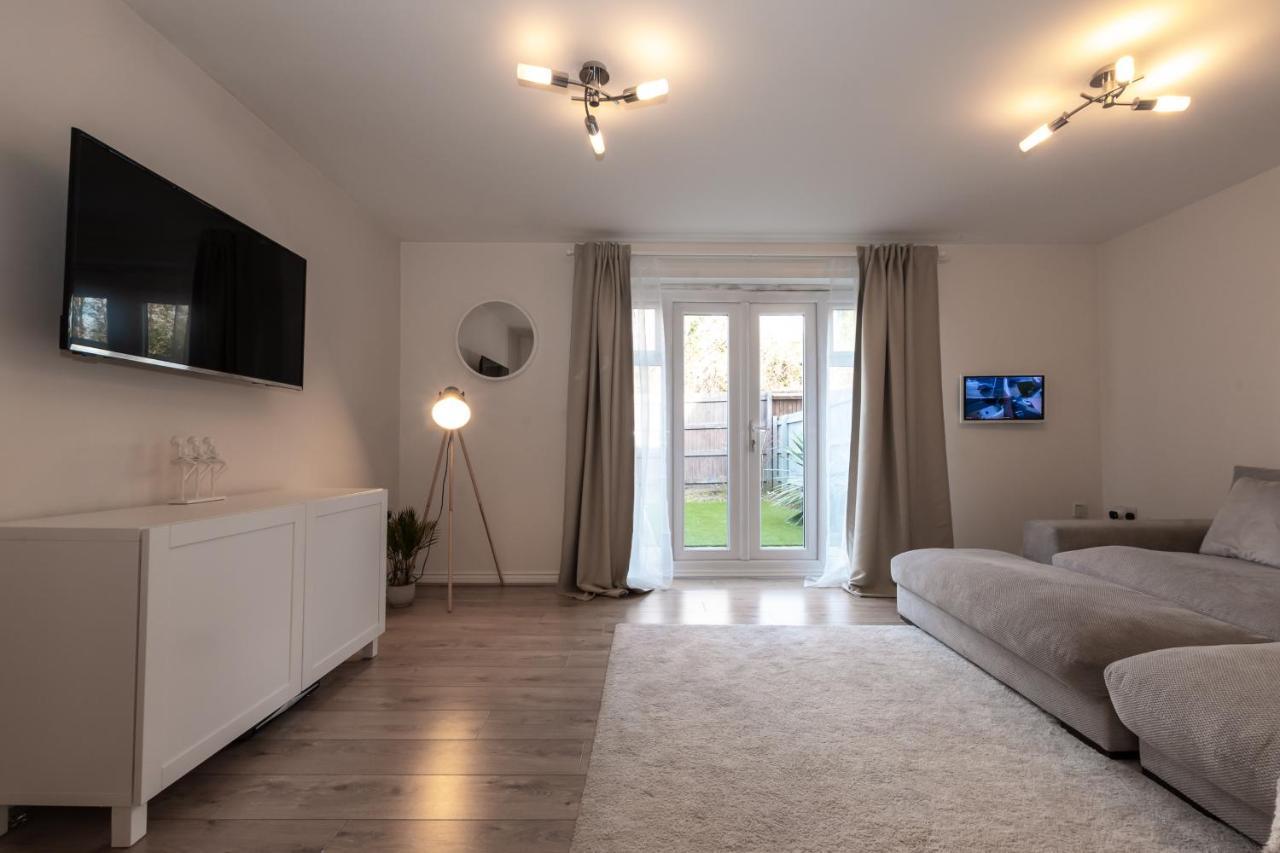 Cheerful 3 Bedroom House - Sleeps 7 Alwalton Dış mekan fotoğraf